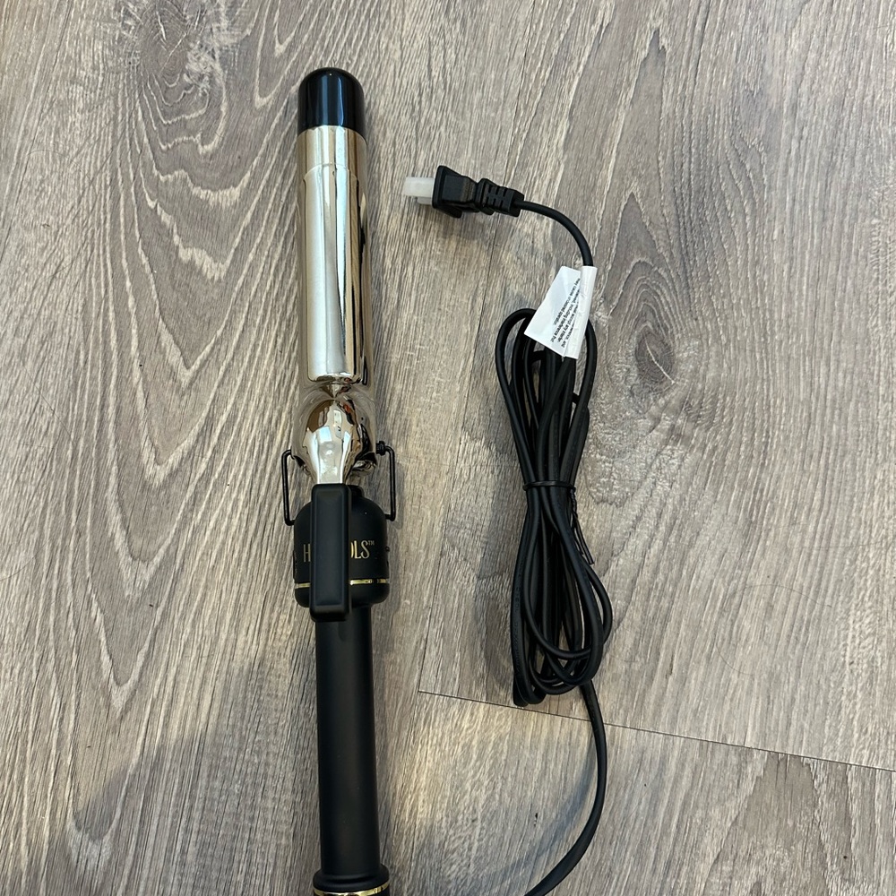 Brand New Hot Tools Black and Gold Curling Iron - Picture 2 of 4